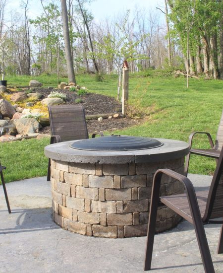 Patio built-in fire pit